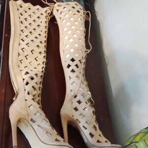 Cape Robbin Nude Knee High Lace Up Heels/Boot Size 5.5